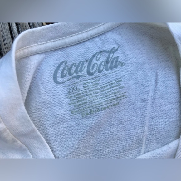 2/$10 Ladies 2XL COCA COLA Coke Off White Cream Graphic Logo Tshirt Fitted Tee - Picture 3 of 9